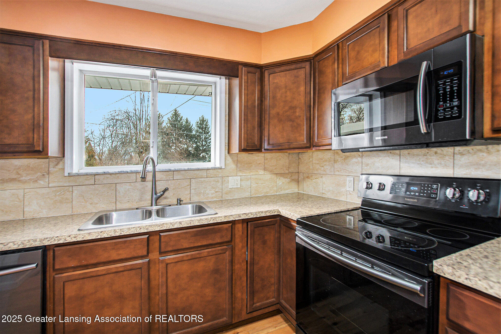 10281 Stoll Road Haslett, MI 48840 - Photo 11 of 30 011__ndp3169_509