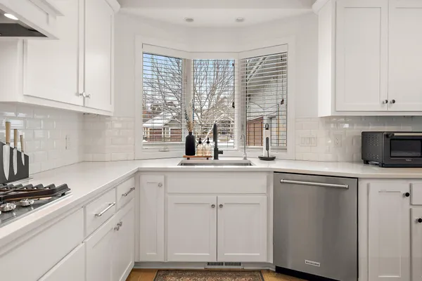$1,299,900 | 5200 Malibu Drive, Edina, MN 55436