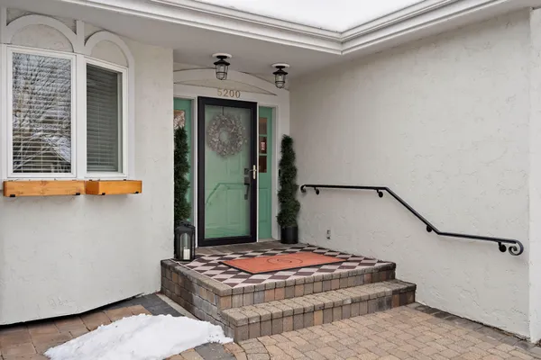 $1,299,900 | 5200 Malibu Drive, Edina, MN 55436