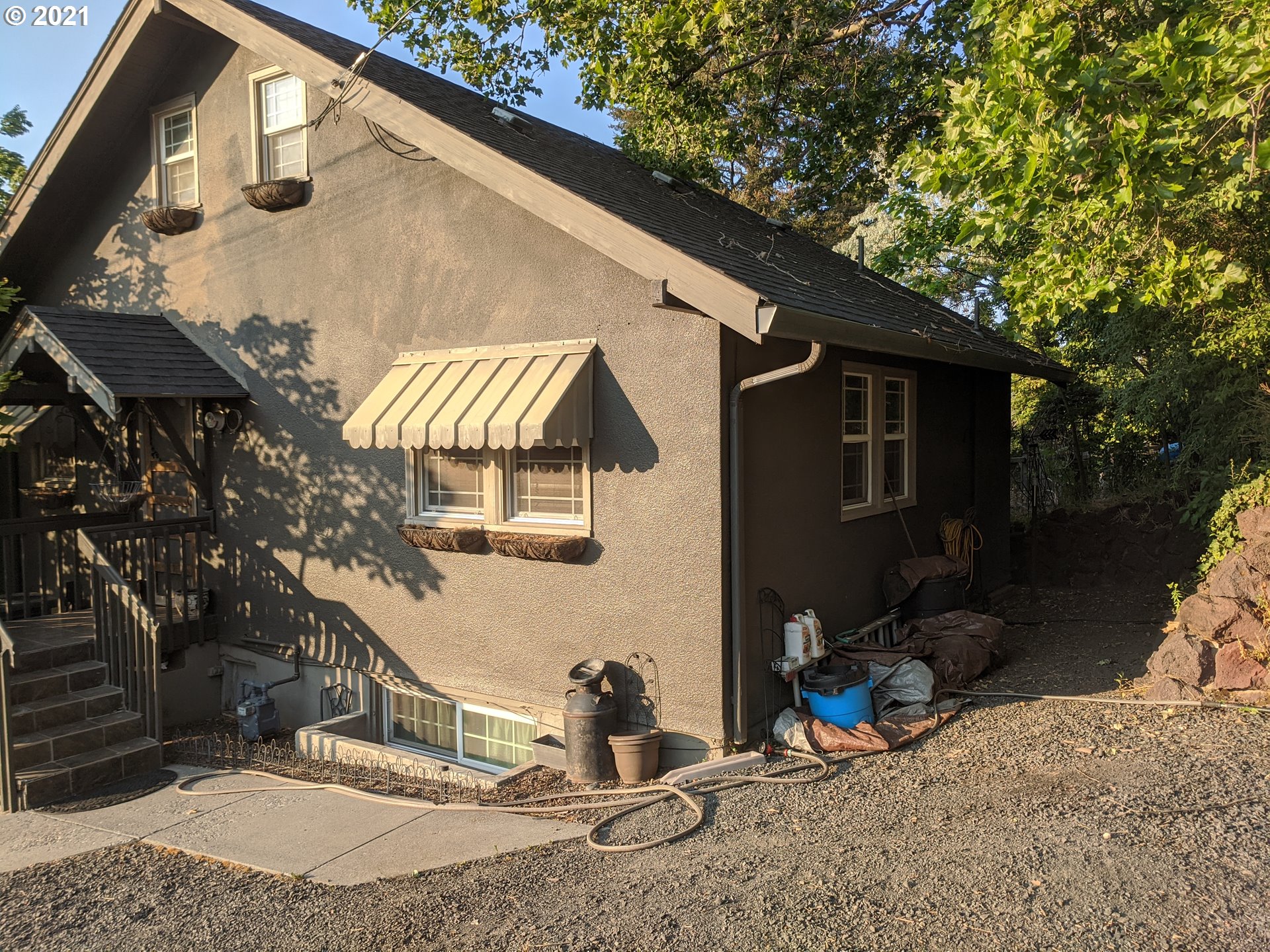 616 Southwest Hailey Avenue Pendleton, OR 97801 - Photo 3 of 32