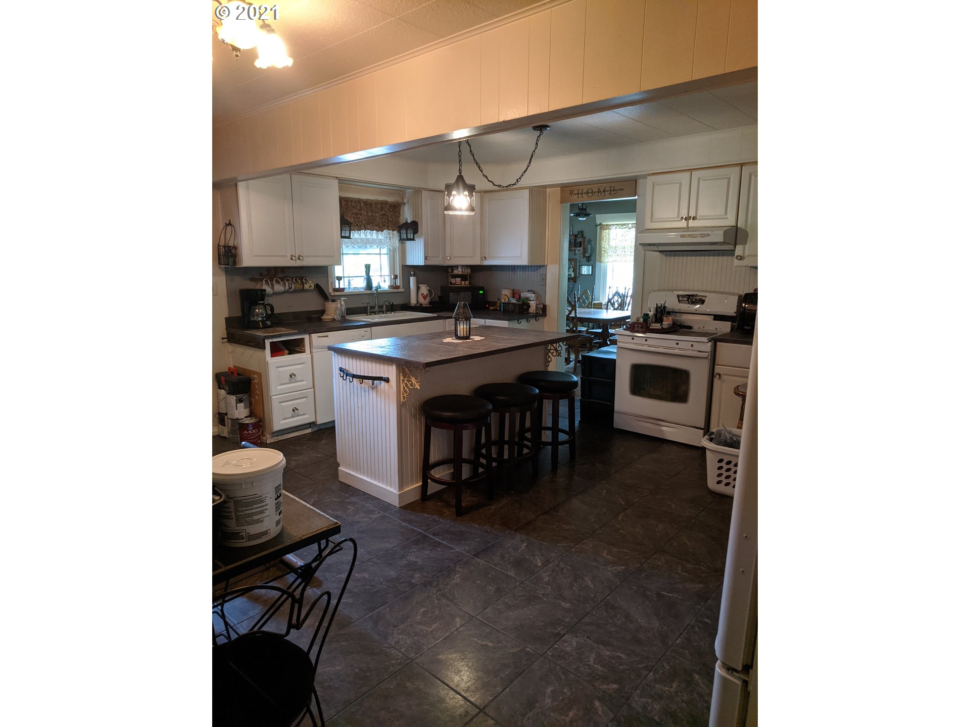 616 Southwest Hailey Avenue Pendleton, OR 97801 - Photo 9 of 32