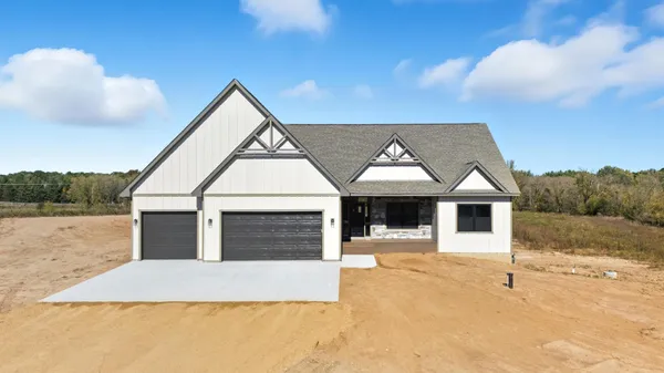 $985,000 | 529 Chapman Hills, Hudson, WI 54016