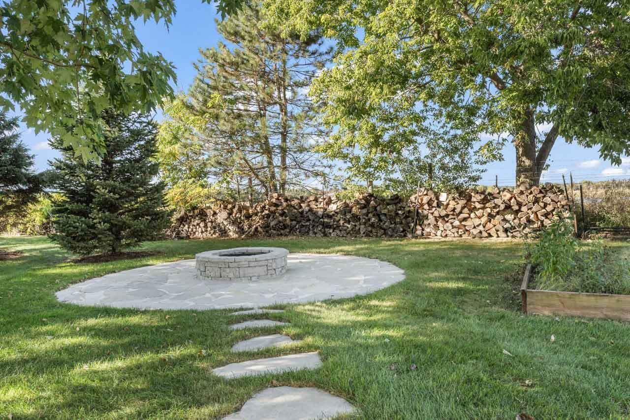 9307 Daniel Lane Spring Grove, IL 60081 - Photo 63 of 70 a view of yard with an trees