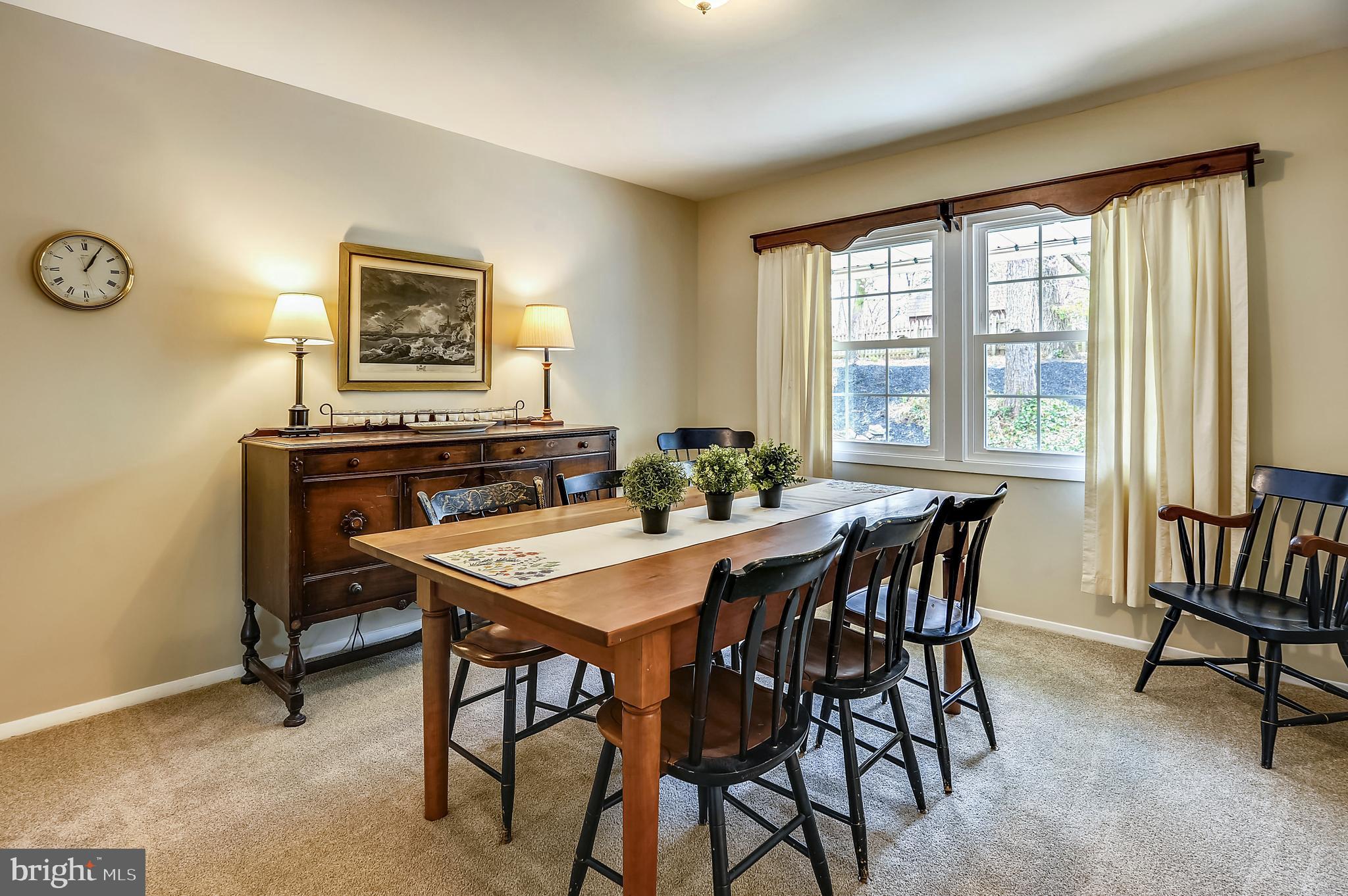Separate dining room