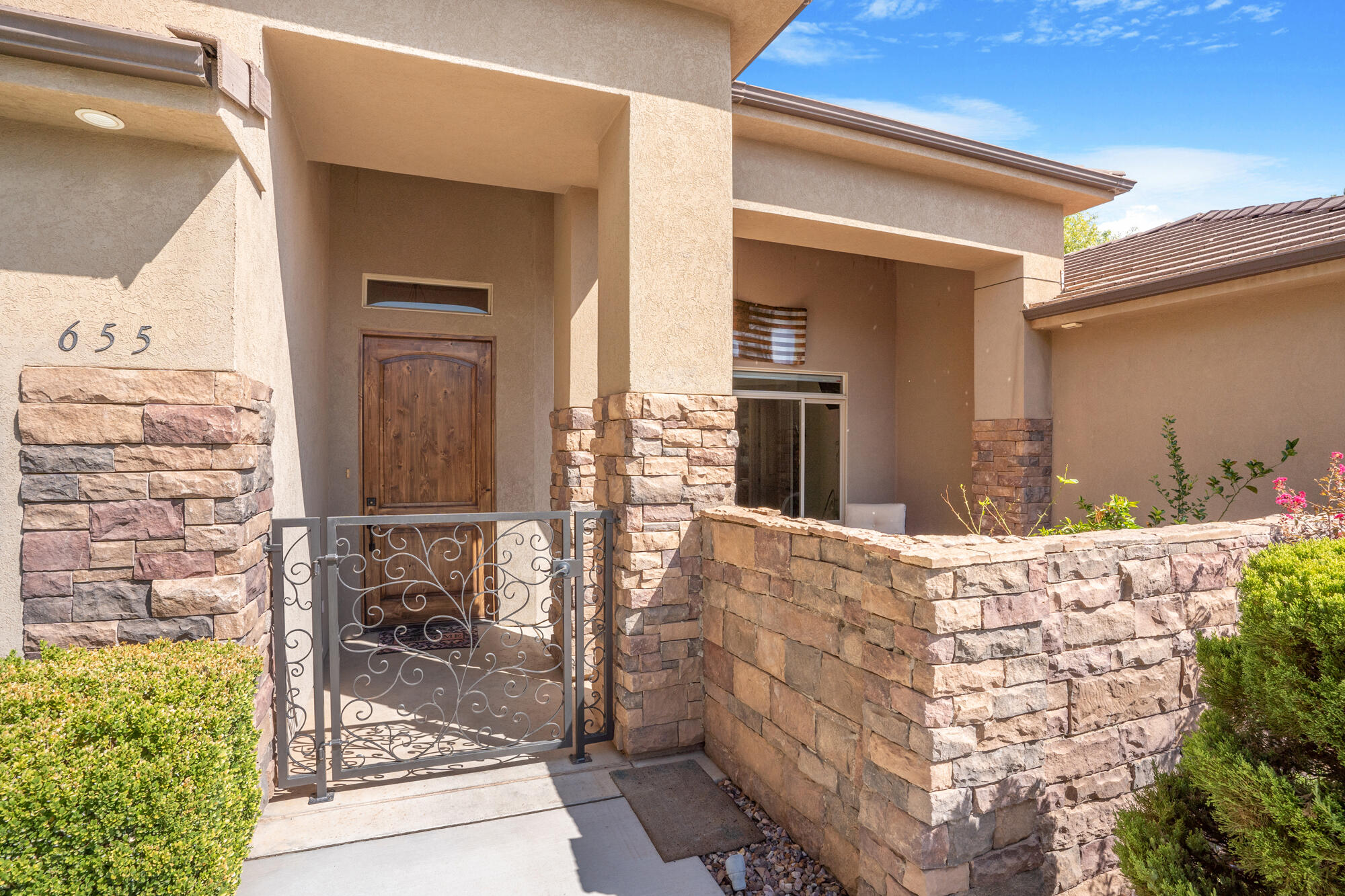 655 East Lost Ridge Drive Washington, UT 84780 - Photo 4 of 58 Entry