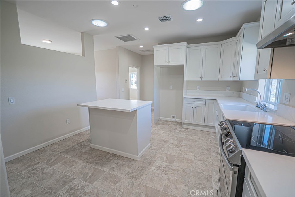 10540 Darling Road Agua Dulce, CA 91390 - Photo 22 of 56 Main kitchen