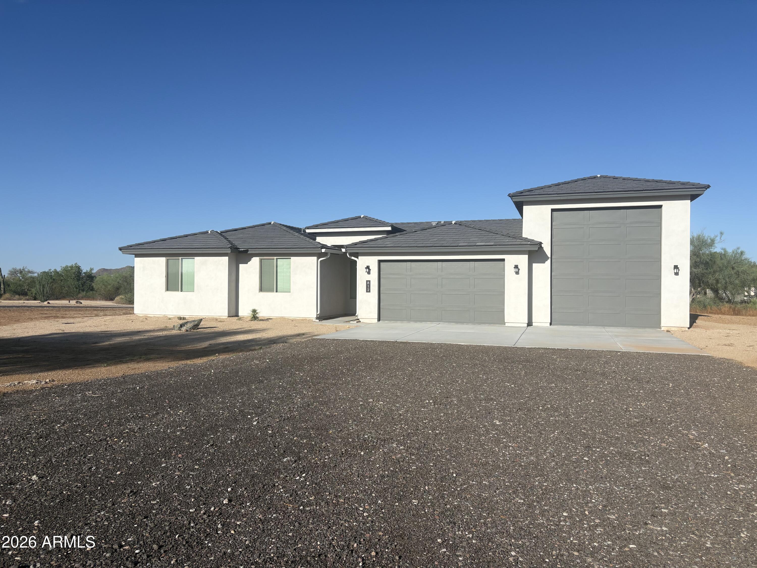 812 East Irvine Road Phoenix, AZ 85086 - Photo 1 of 28 Front of home