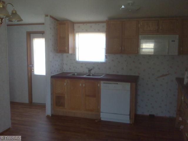 172 Mallard Road Madison, NC 27025 - Photo 3 of 4 Kitchen.
