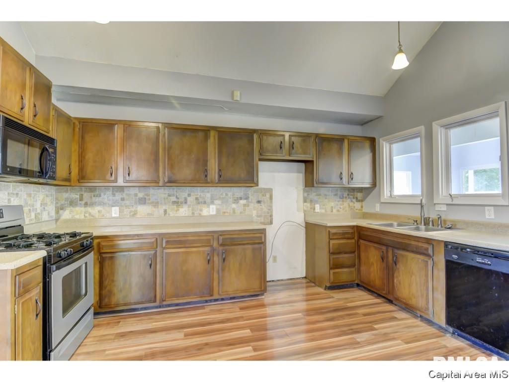 6937 Mechanicsburg Road Springfield, IL 62712 - Photo 3 of 35