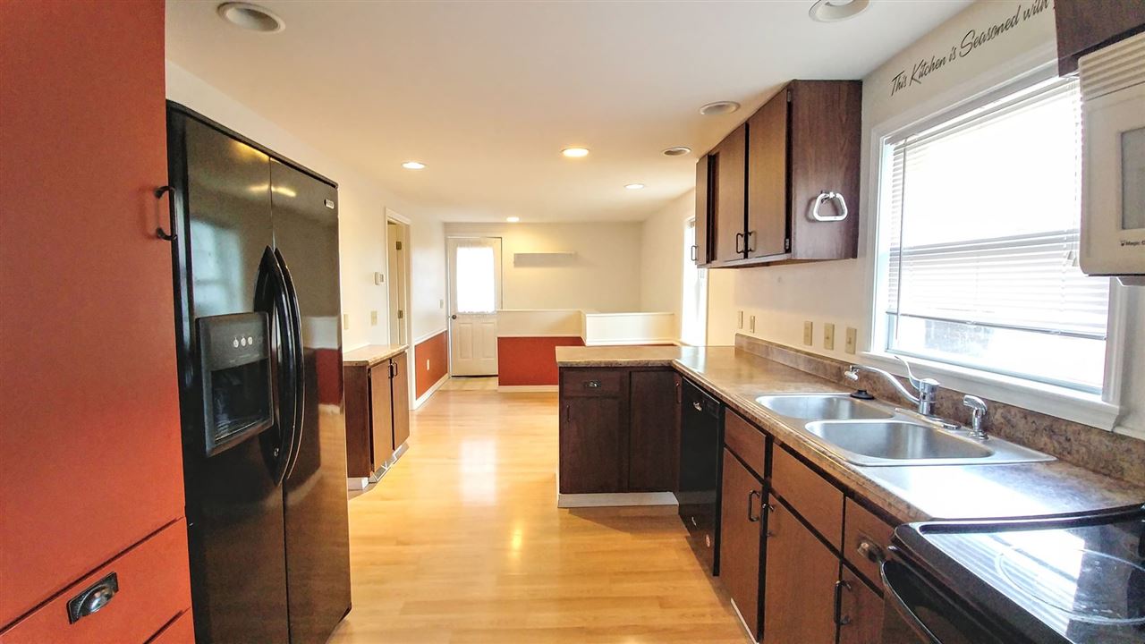 982 North 29 Road Cadillac, MI 49601 - Photo 8 of 20 1860979-7.JPG