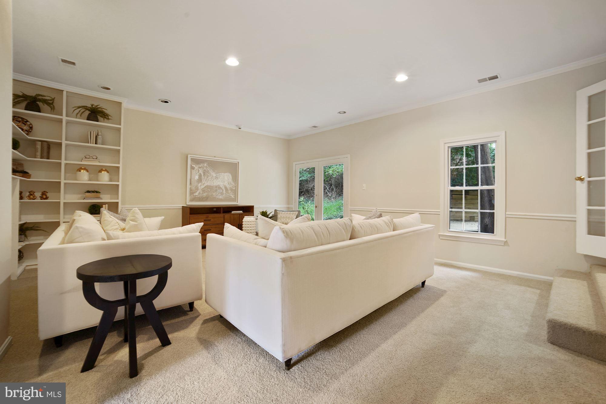 11626 Yeatman Terrace Silver Spring, MD 20902 - Photo 11 of 26 Family Room