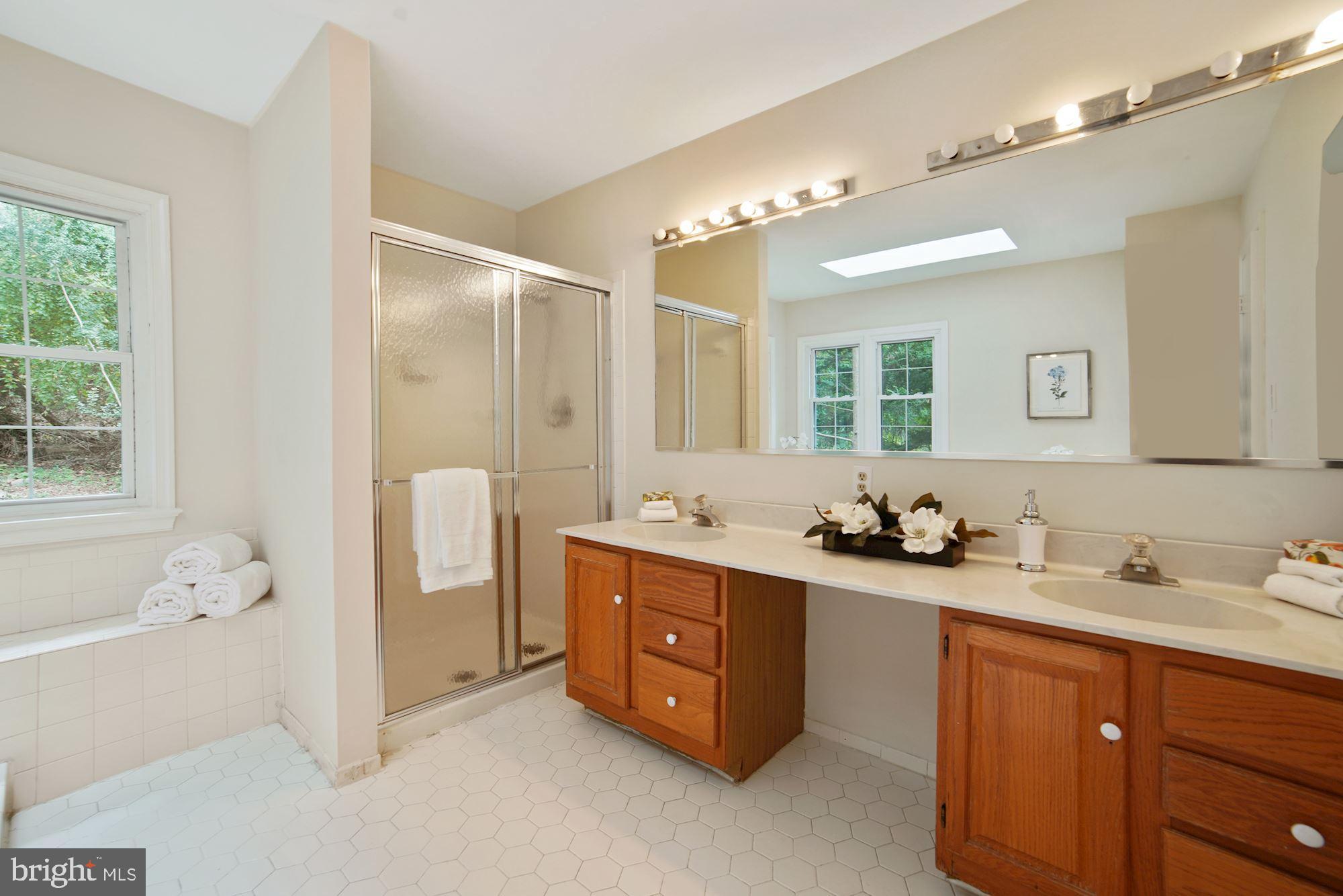 11626 Yeatman Terrace Silver Spring, MD 20902 - Photo 17 of 26 Owner's Bathroom