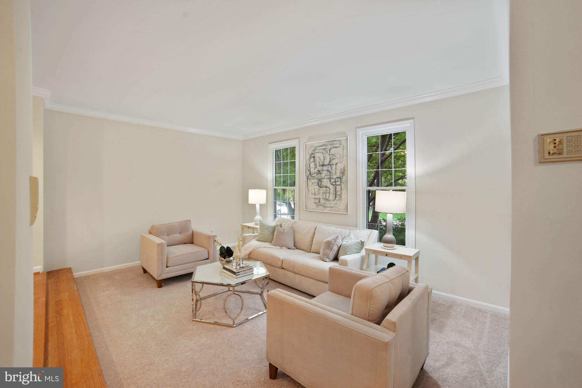 11626 Yeatman Terrace Silver Spring, MD 20902 - Photo 3 of 26 Living Room