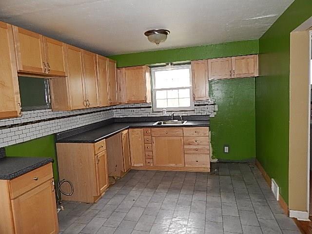 1126 Varner Road Whitehall, PA 15227 - Photo 7 of 15 Gallery Image 7