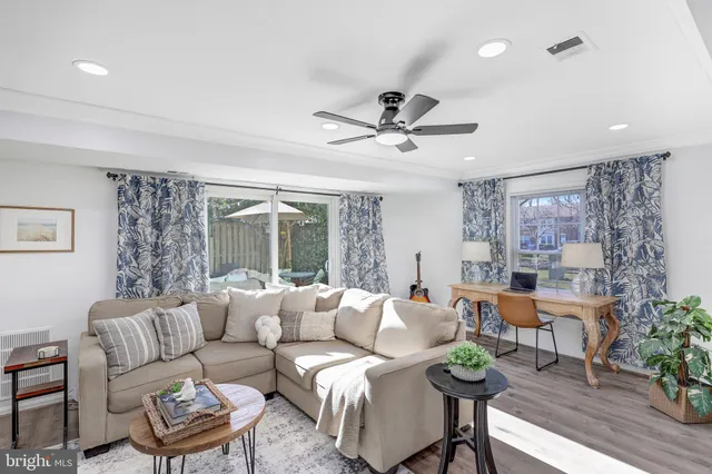 $510,000 | 5625 Independence Circle, Alexandria, VA 22312