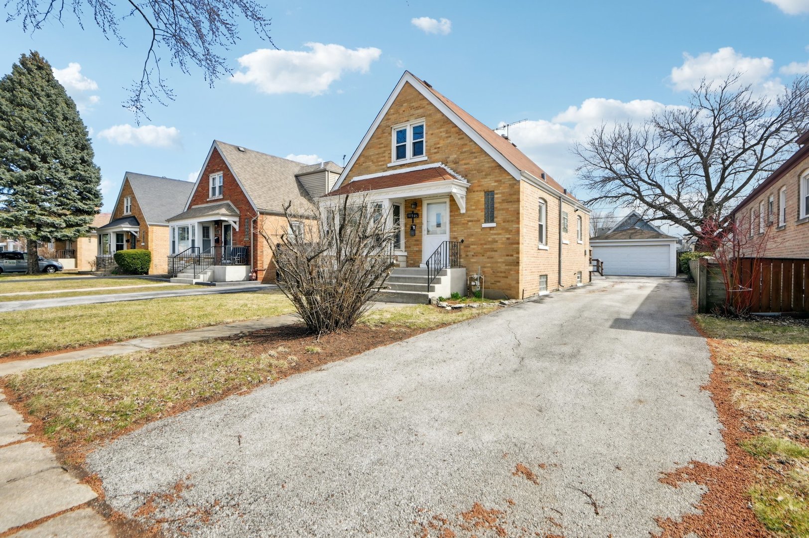 10945 South Ridgeway Avenue Chicago, IL 60655 - Photo 3 of 34 Gallery Image 3
