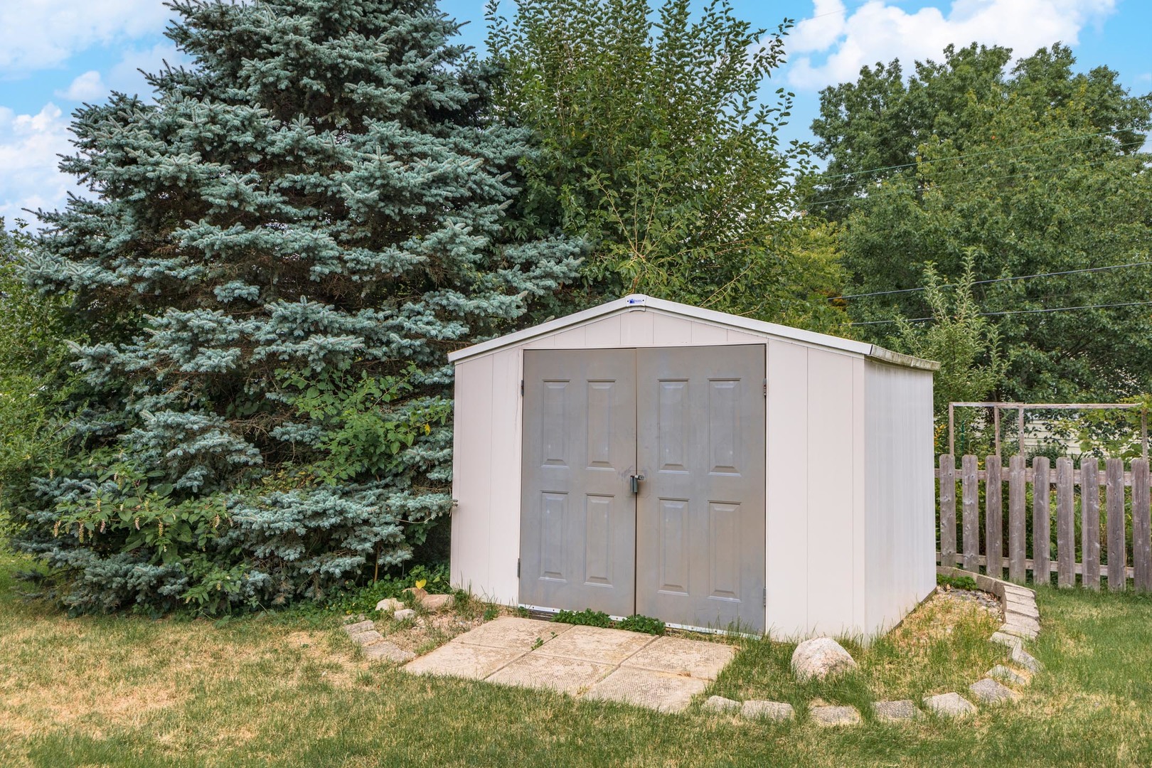 502 Wittenberg Court Normal, IL 61761 - Photo 38 of 41 a backyard of a house