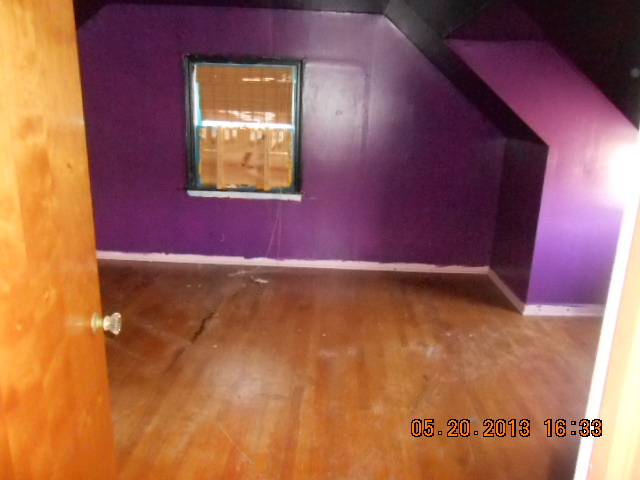18142 Ridgewood Avenue Lansing, IL 60438 - Photo 10 of 11 a view of an empty room