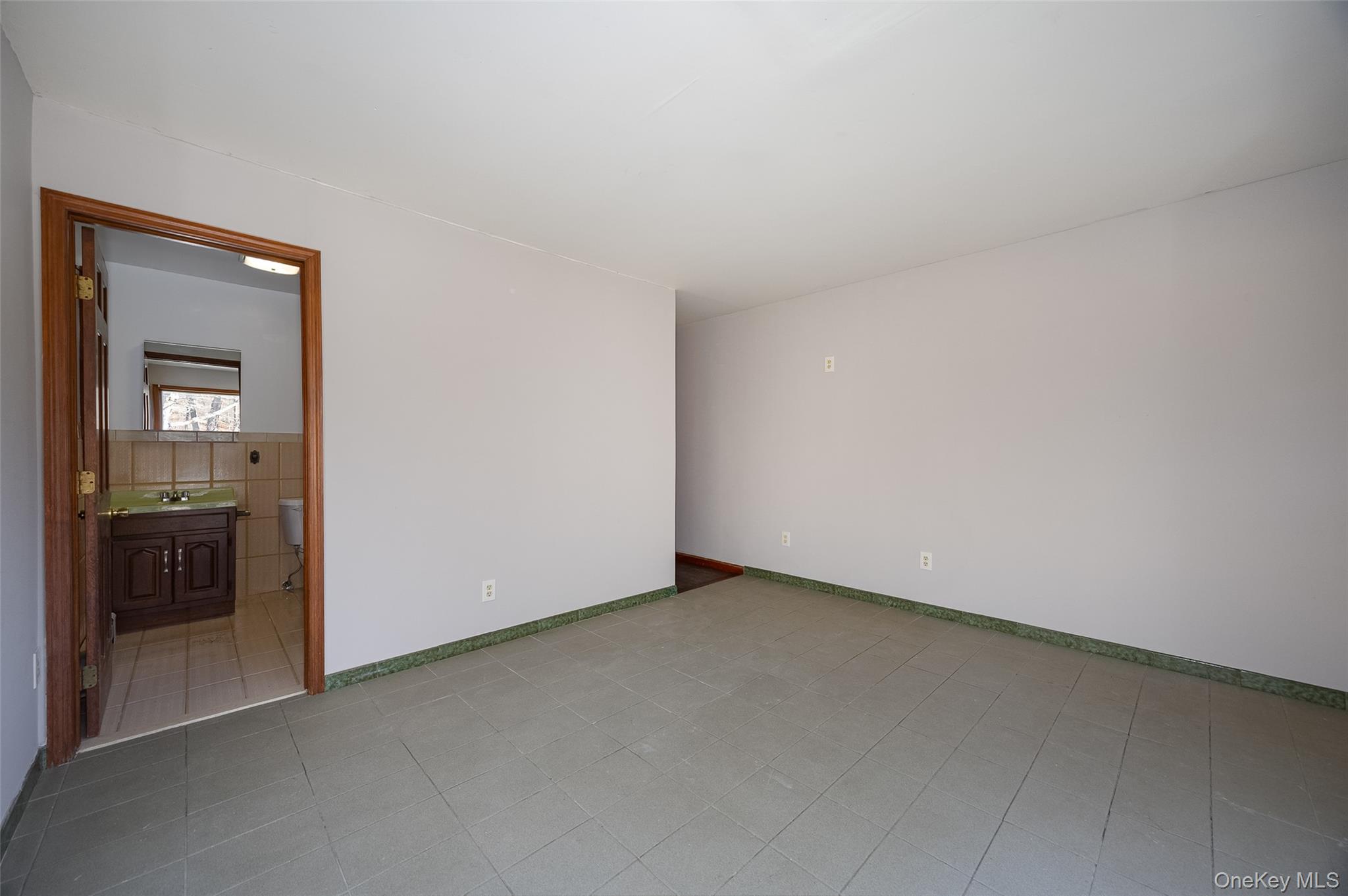 123 Brush Hill Road Millbrook, NY 12545 - Photo 15 of 29 First floor bedroom with ensuite bathroom