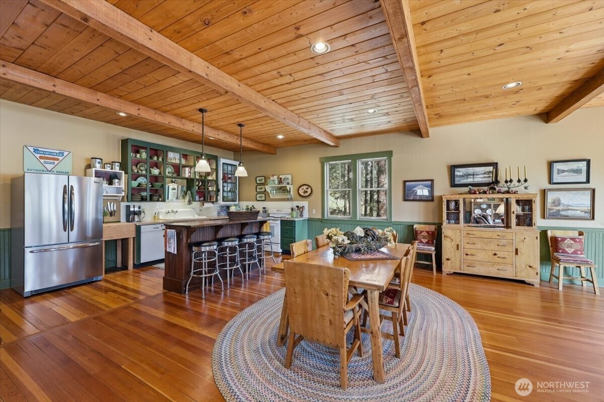 15137 South Lakeshore Road Chelan, WA 98816 - Photo 24 of 40