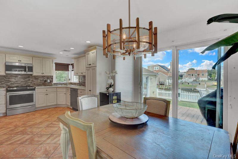13 Barry Road Amityville, NY 11701 - Photo 13 of 20 Gallery Image 13
