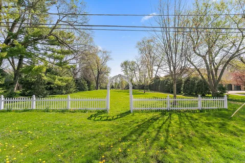 $450,000 | 2803 North Vista Road, Arlington Heights, IL 60004