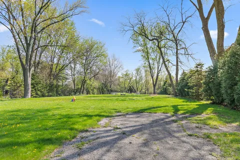 $450,000 | 2803 North Vista Road, Arlington Heights, IL 60004
