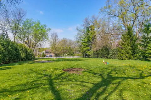 $450,000 | 2803 North Vista Road, Arlington Heights, IL 60004