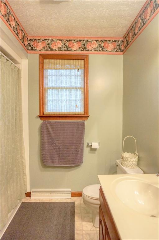212 Holyoke Road Butler, PA 16001 - Photo 24 of 25 Full bathroom with double sink and tub/shower combo!