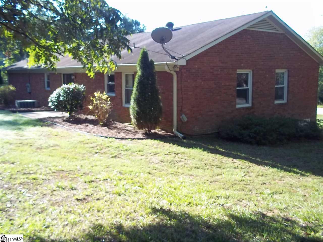 682 Davis Trading Post Road Chesnee, SC 29323 - Photo 3 of 31