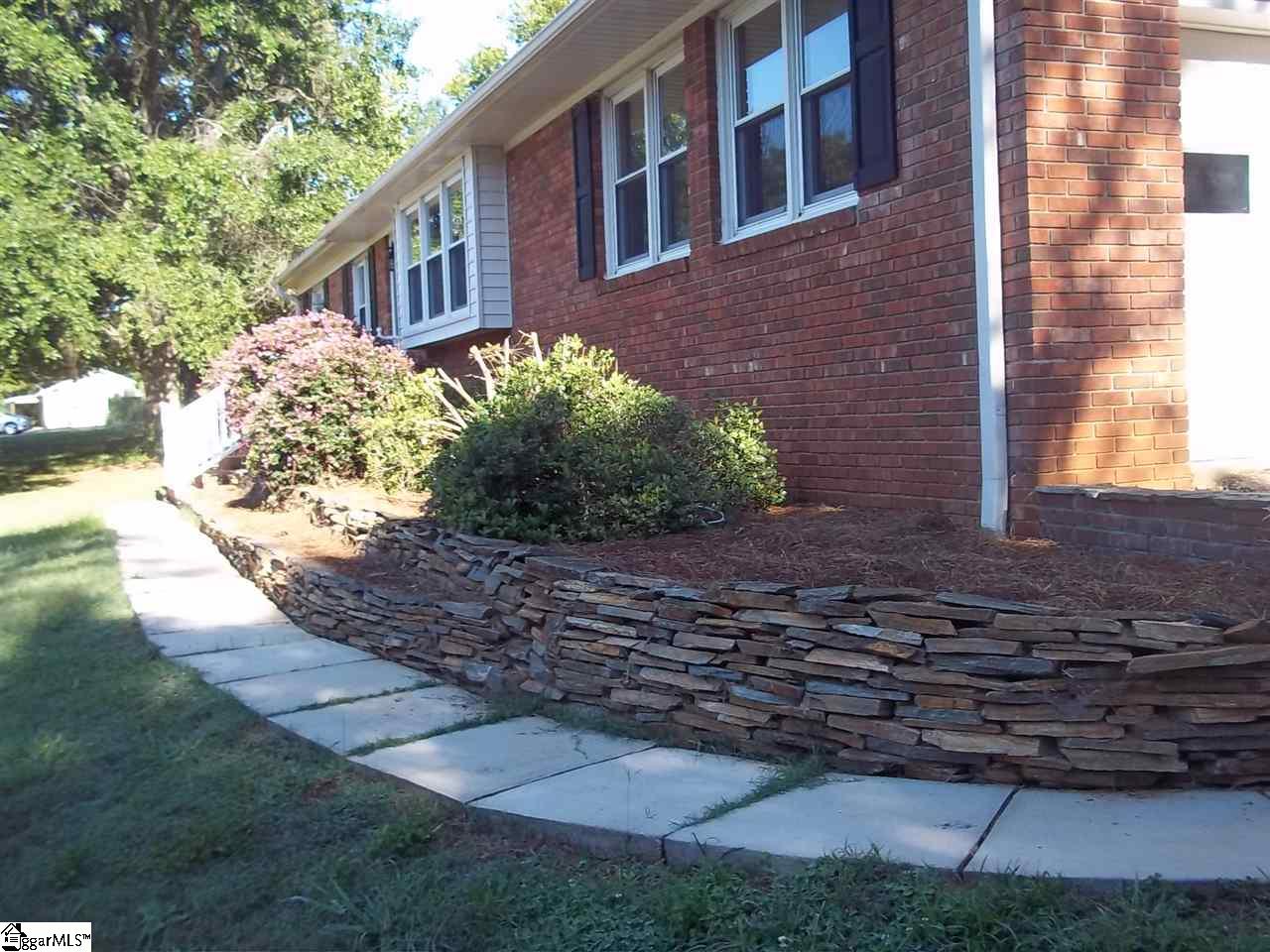 682 Davis Trading Post Road Chesnee, SC 29323 - Photo 4 of 31