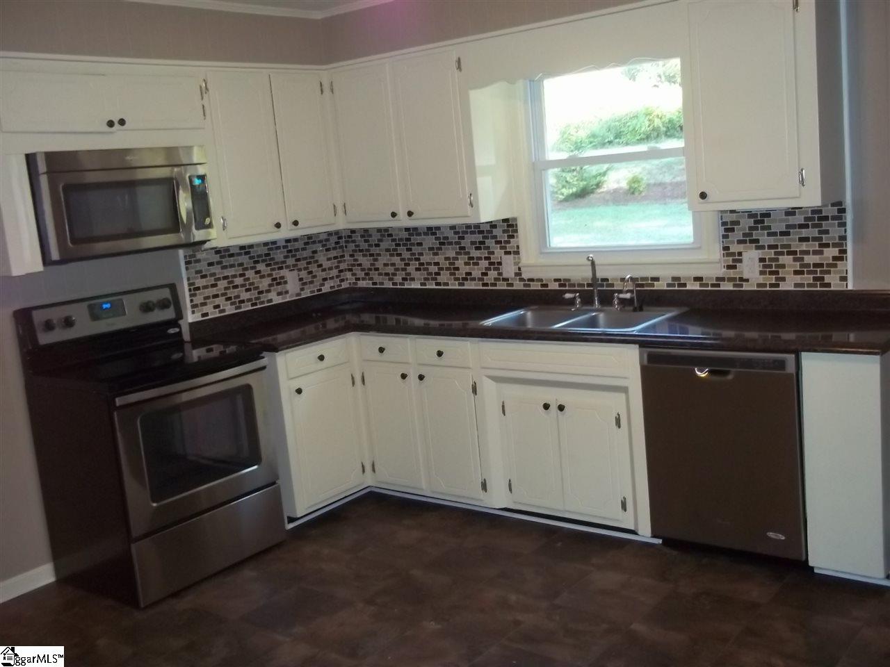 682 Davis Trading Post Road Chesnee, SC 29323 - Photo 6 of 31