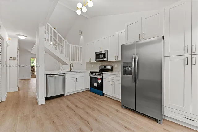 $329,000 | 7720 Northwest 79th Avenue, Unit B6, Tamarac, FL 33321