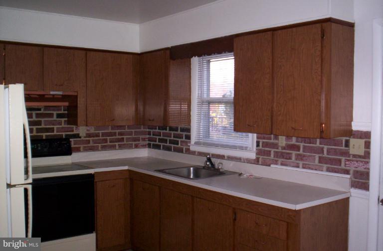 235 Arundel Road Pasadena, MD 21122 - Photo 14 of 25 Kitchen