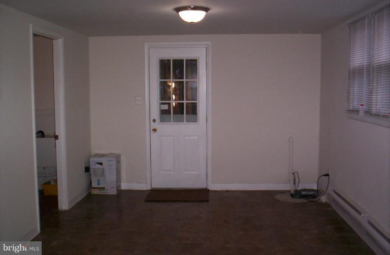 235 Arundel Road Pasadena, MD 21122 - Photo 8 of 25 Family Room