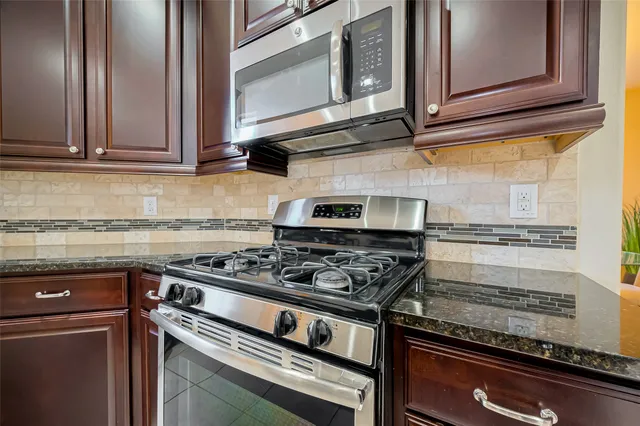 $400,000 | 19330 North Cottonwood Green Lane, Cypress, TX 77433