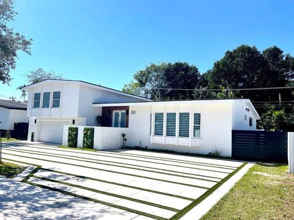 $6,200 | 19960 Highland Lakes Boulevard, Miami, FL 33179