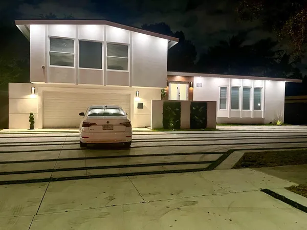 $6,200 | 19960 Highland Lakes Boulevard, Miami, FL 33179