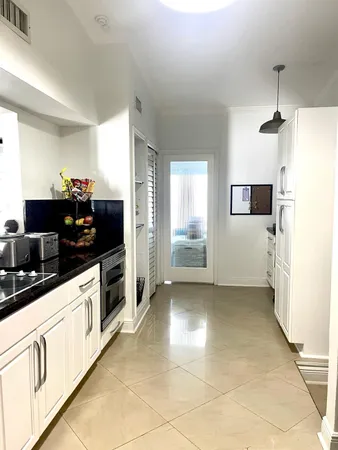 $6,200 | 19960 Highland Lakes Boulevard, Miami, FL 33179