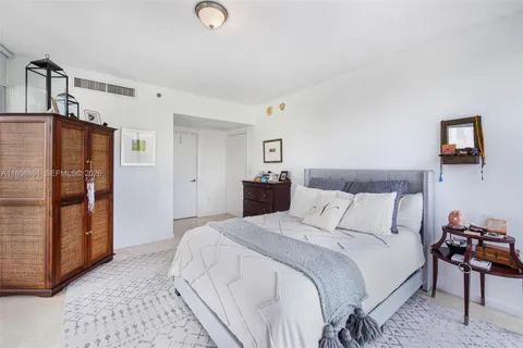 $825,000 | 495 Brickell Avenue, Unit 411, Miami, FL 33131