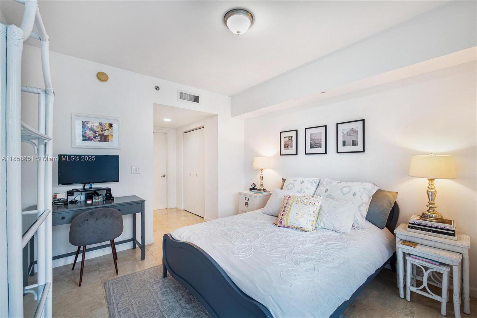 495 Brickell Avenue, Unit 411 Miami, FL 33131 - Photo 12 of 34