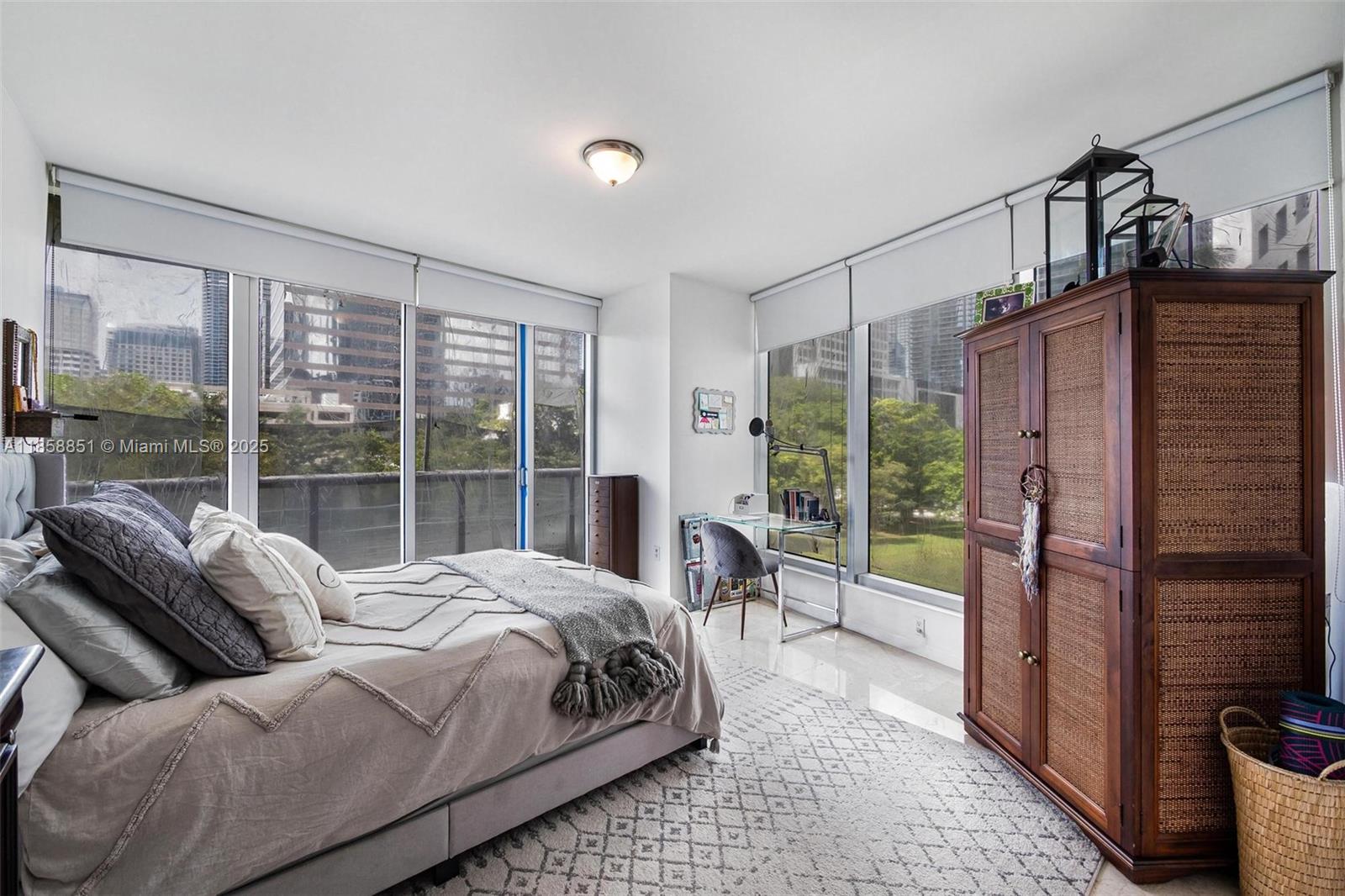 495 Brickell Avenue, Unit 411 Miami, FL 33131 - Photo 14 of 34