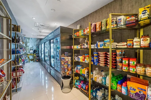 $850,000 | 495 Brickell Avenue, Unit 411, Miami, FL 33131