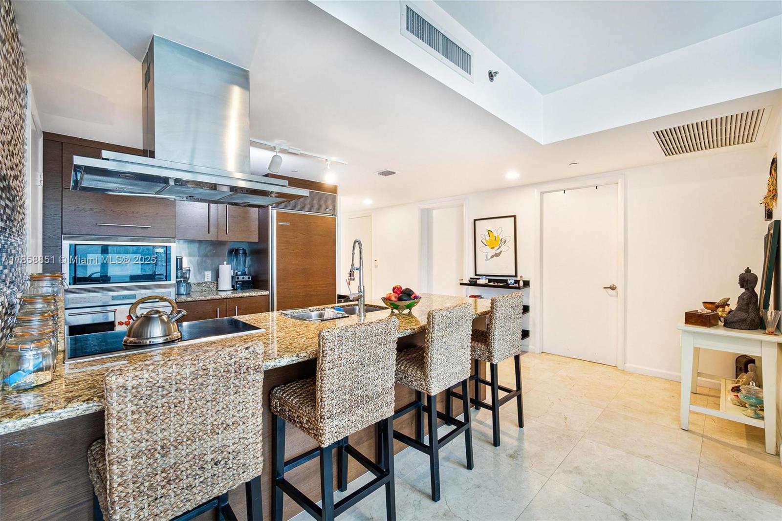 495 Brickell Avenue, Unit 411 Miami, FL 33131 - Photo 9 of 34