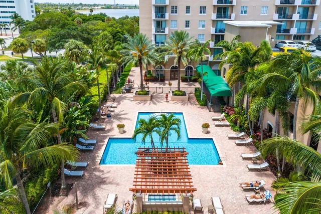 $479,000 | 616 Clearwater Park Road, Unit 1402, West Palm Beach, FL 33401