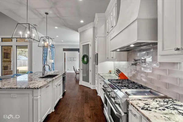 $825,000 | 410 Oakwood Trace Court, Shreveport, LA 71106