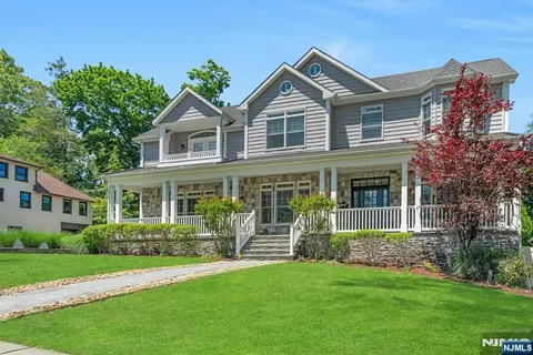 $1,899,000 | 109 Blauvelt Avenue, Ho-Ho-Kus, NJ 07423