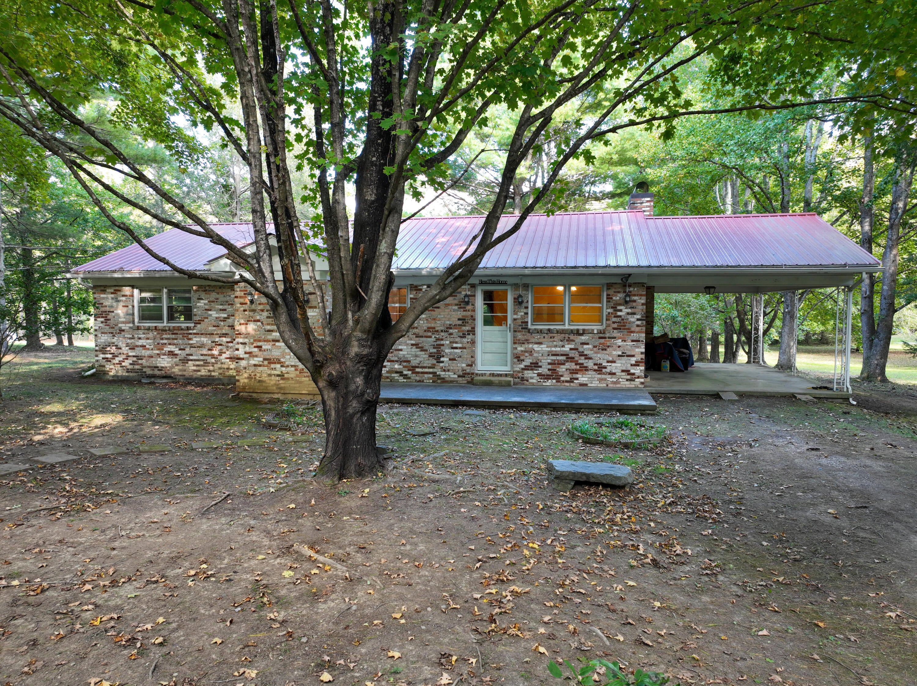 291 Dickson Road Caldwell, WV 24925 - Photo 3 of 39 Gallery Image 3