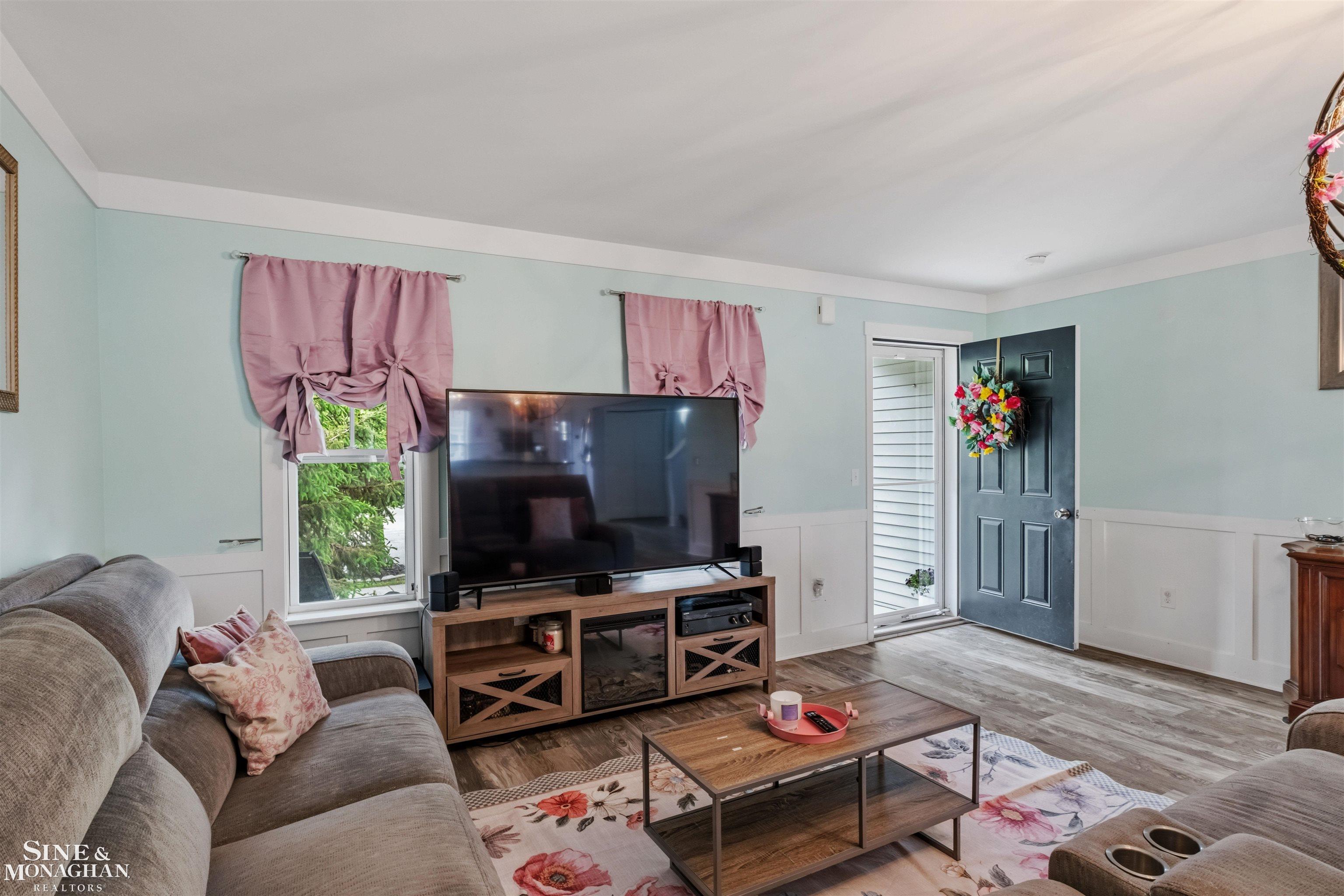 170 Merrimack Drive Howell, MI 48843 - Photo 8 of 44