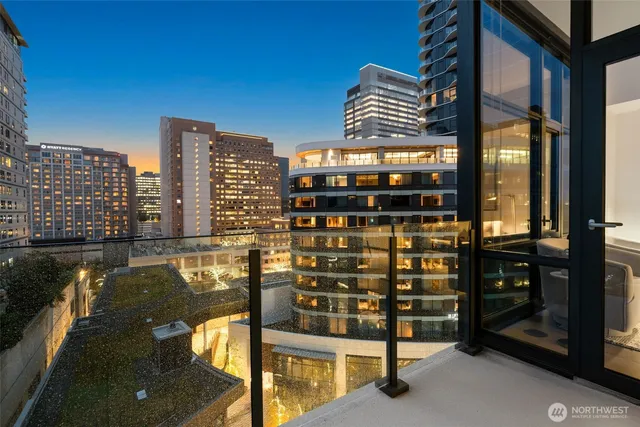 $1,035,000 | 889 Avenue Square Northeast, Unit 607, Bellevue, WA 98004
